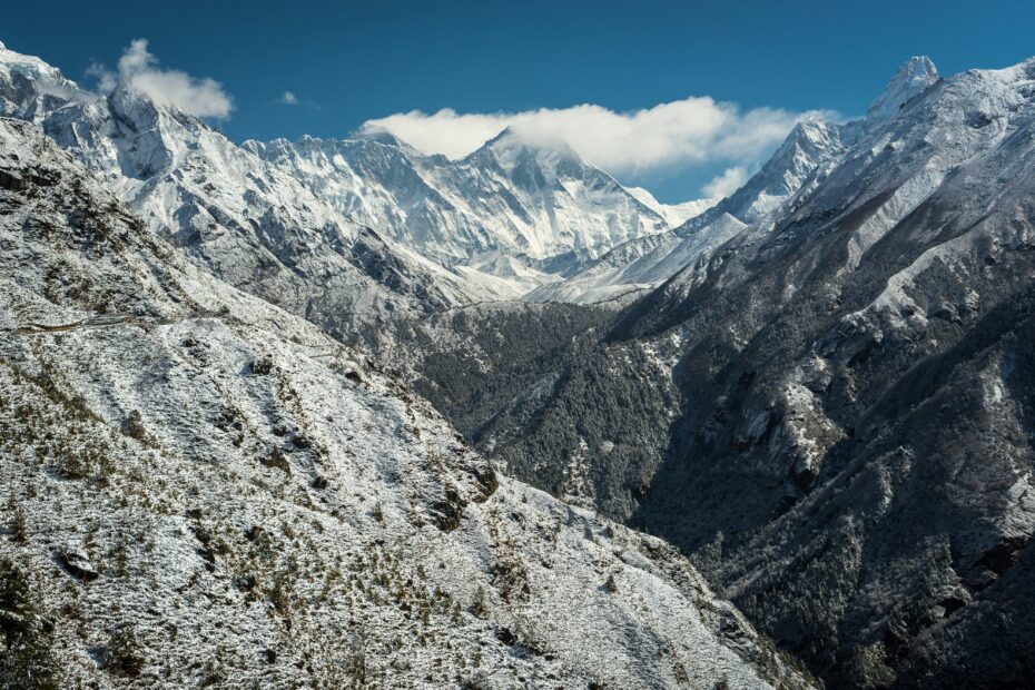 Everest mountain landscape